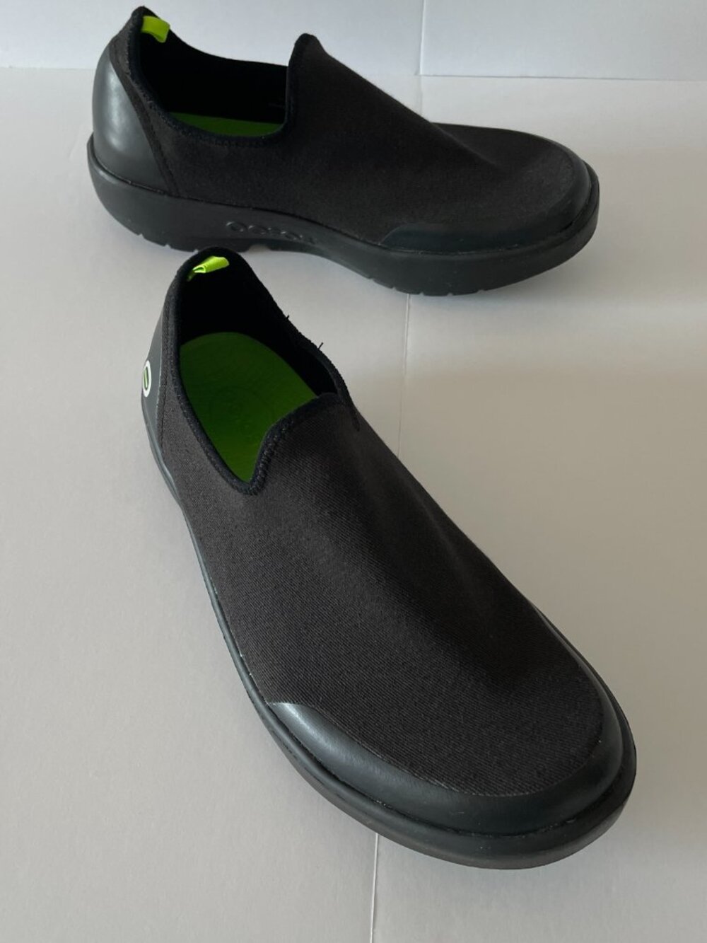 OOFOS OOmg EeZee Low Womens Size 9.5 Black Casual Walking Slip On Recovery Shoes